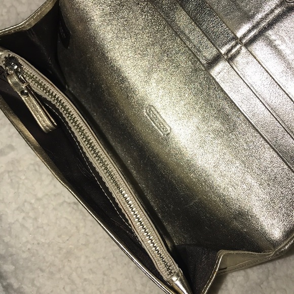 COACH wallet - Picture 4 of 4